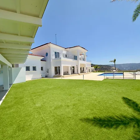 Villa Panorama Palace - The Seaviews In Cyprus *