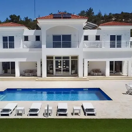 Panorama Palace - The Seaviews In Cyprus 别墅 *